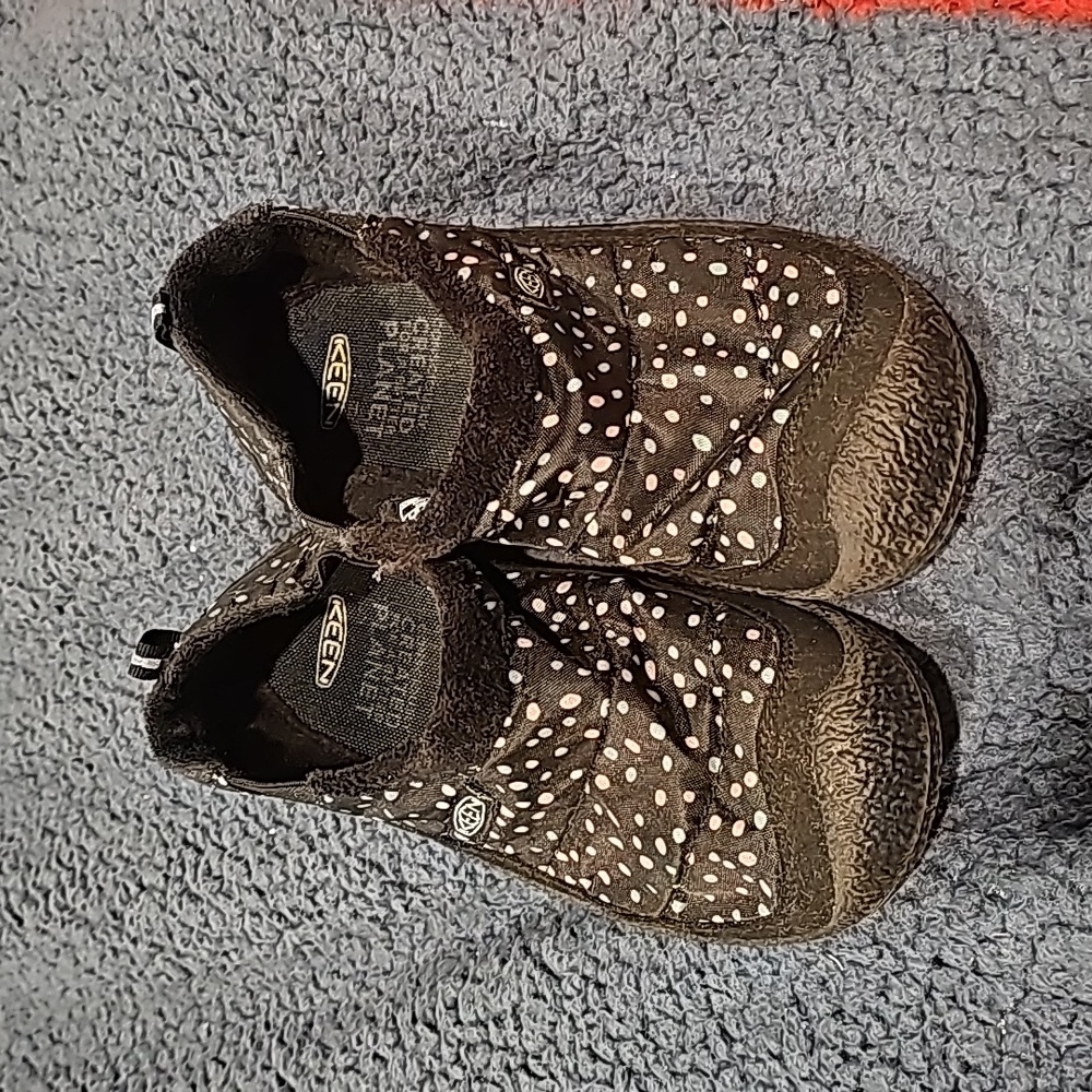 Keen kids slippers big kid 3